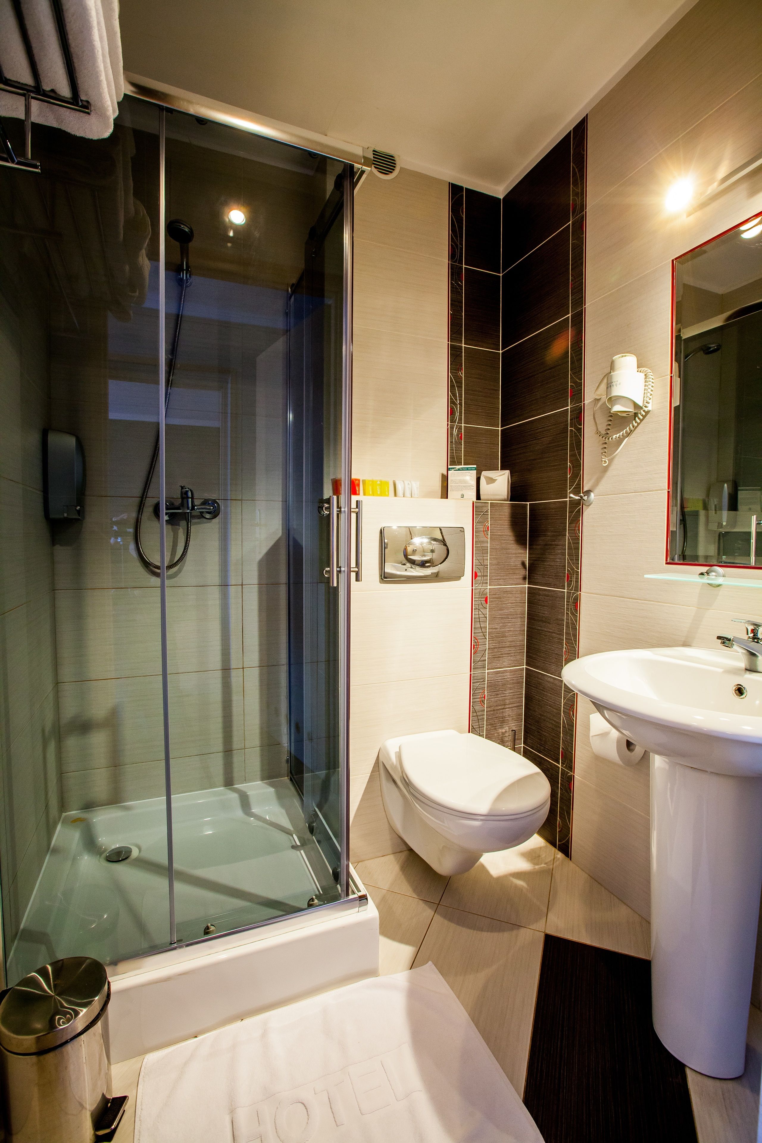 studio | bathroom | shower, hair dryer, towels