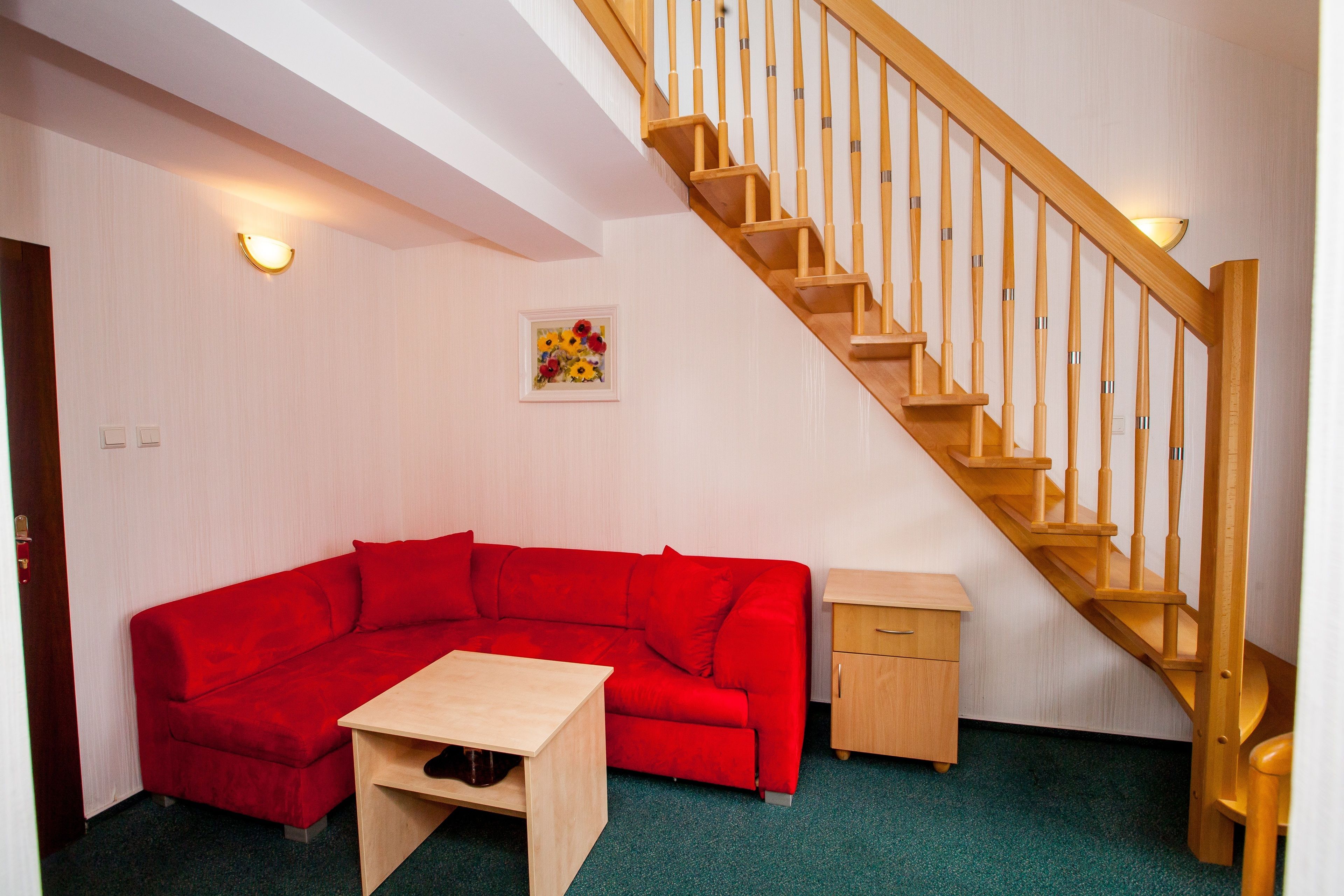 standard room (with mezzanine) | minibar, in-room safe, desk, free wifi