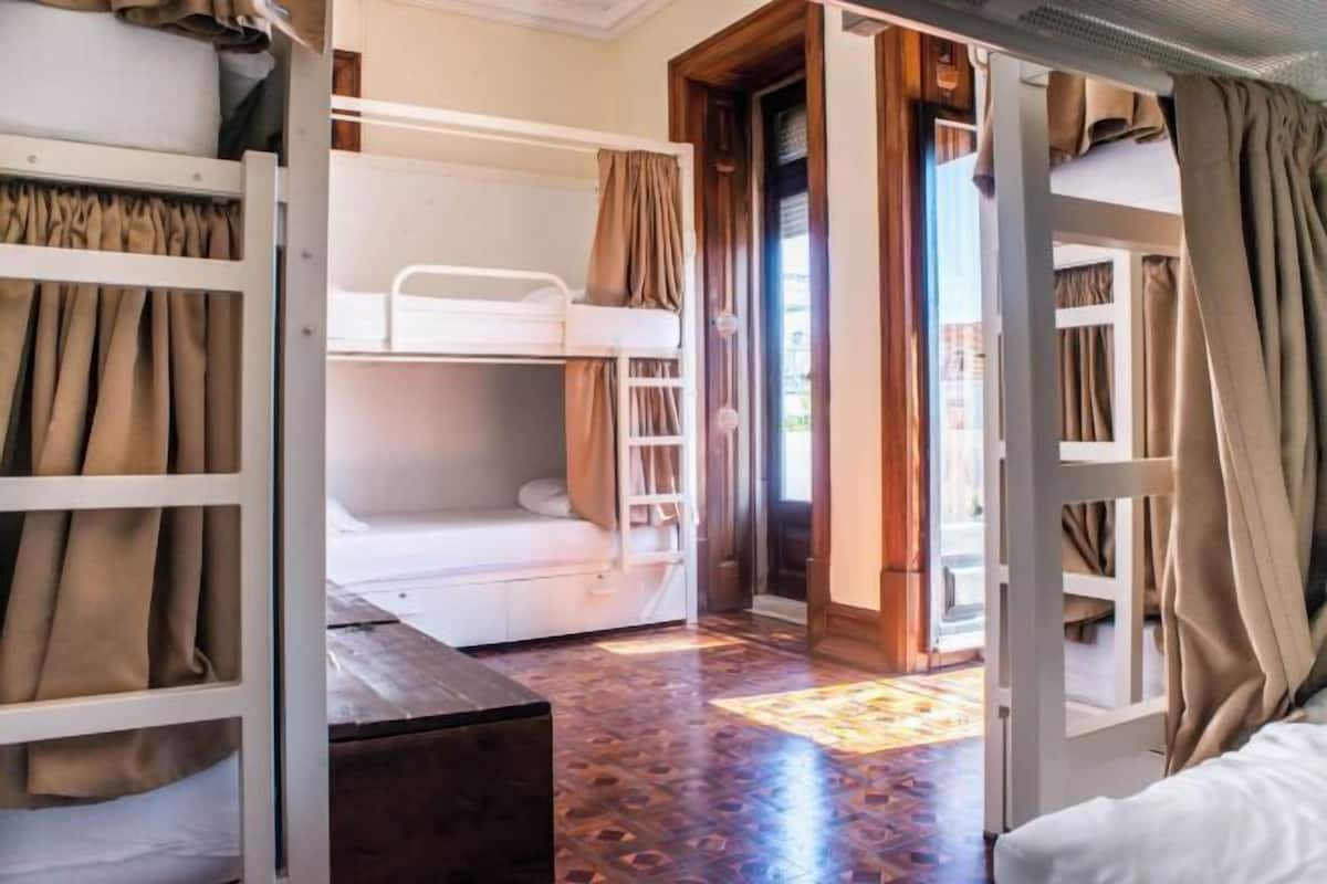 Premium bedding, down duvets, in-room safe, soundproofing