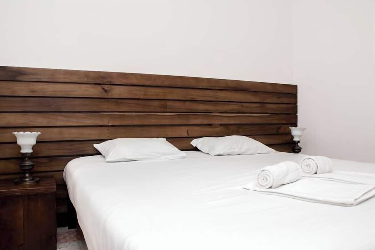 Premium bedding, down duvets, in-room safe, soundproofing