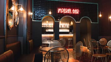 Bar (en la propiedad)