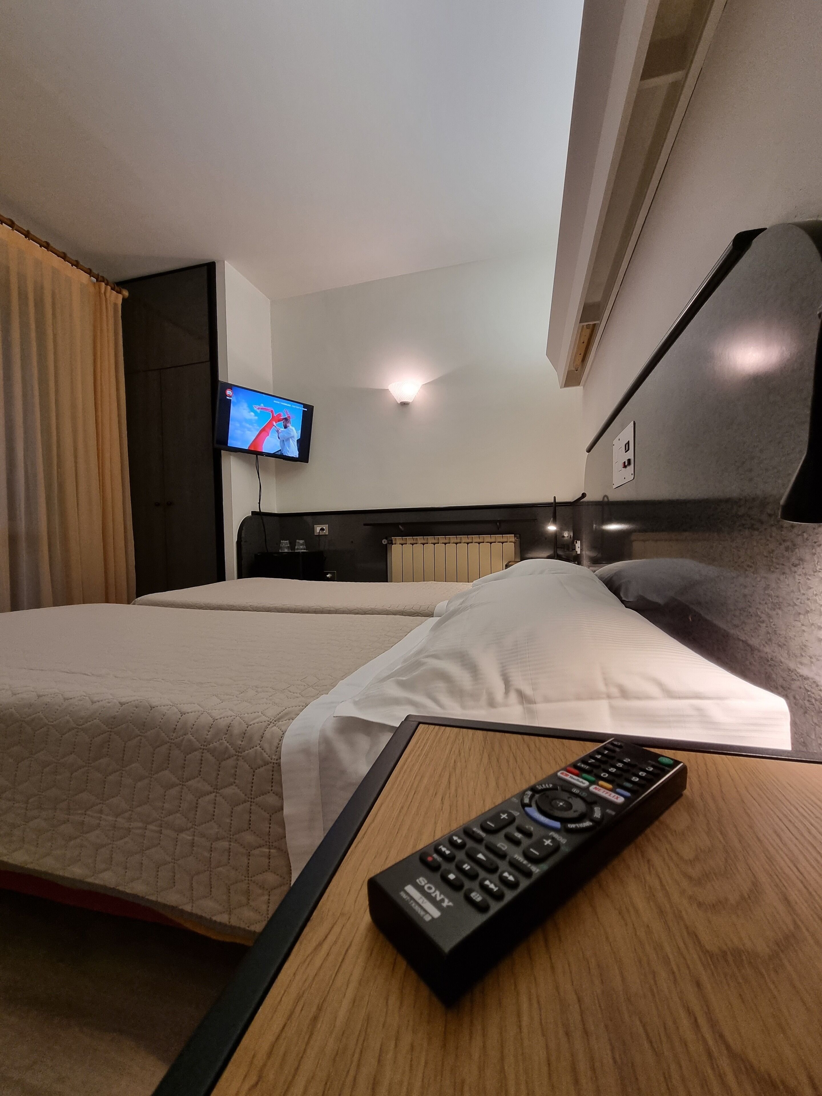 standard double or twin room | minibar, in-room safe, individually furnished, desk