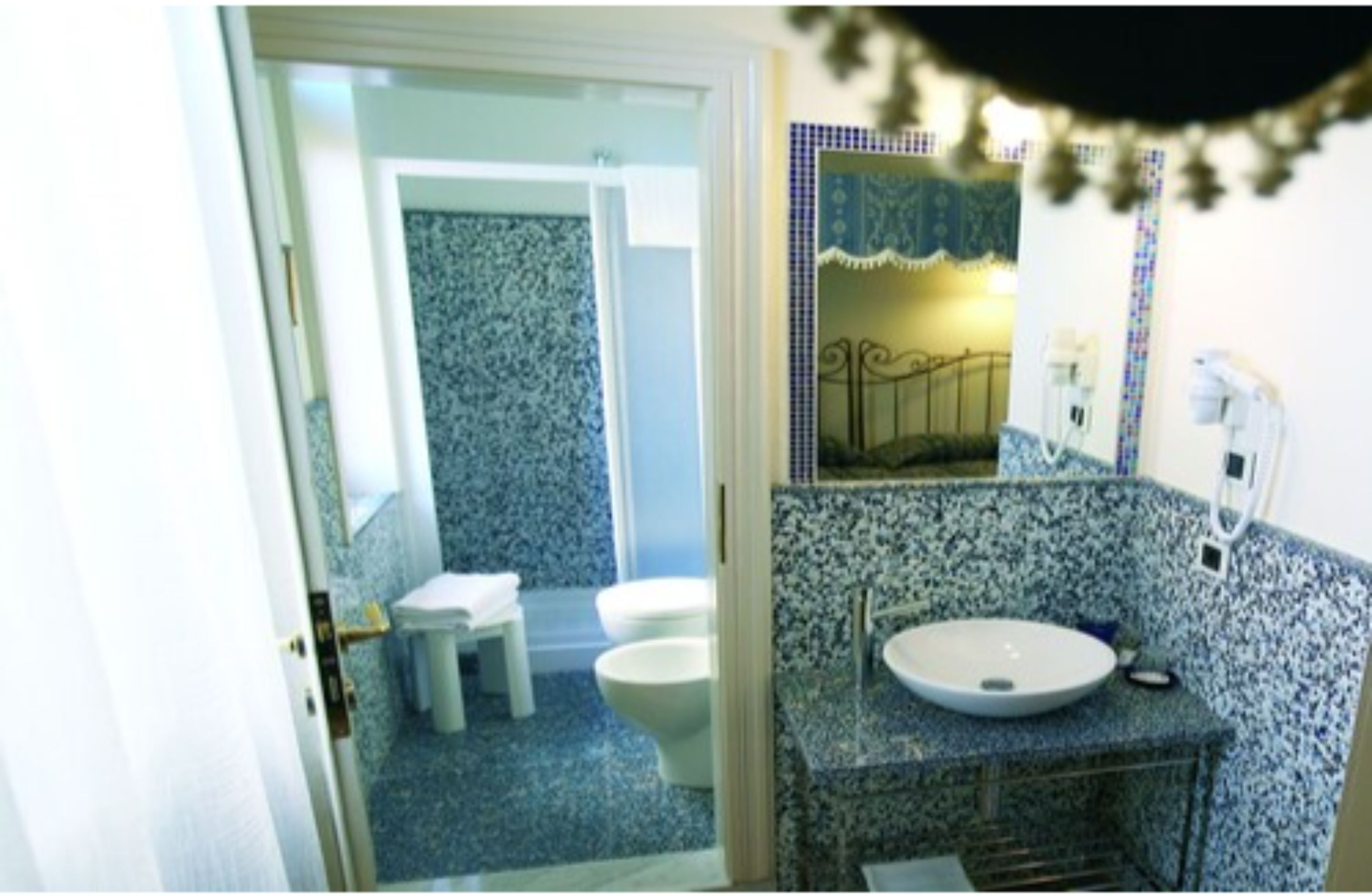 superior double or twin room | minibar, in-room safe, individually furnished, desk