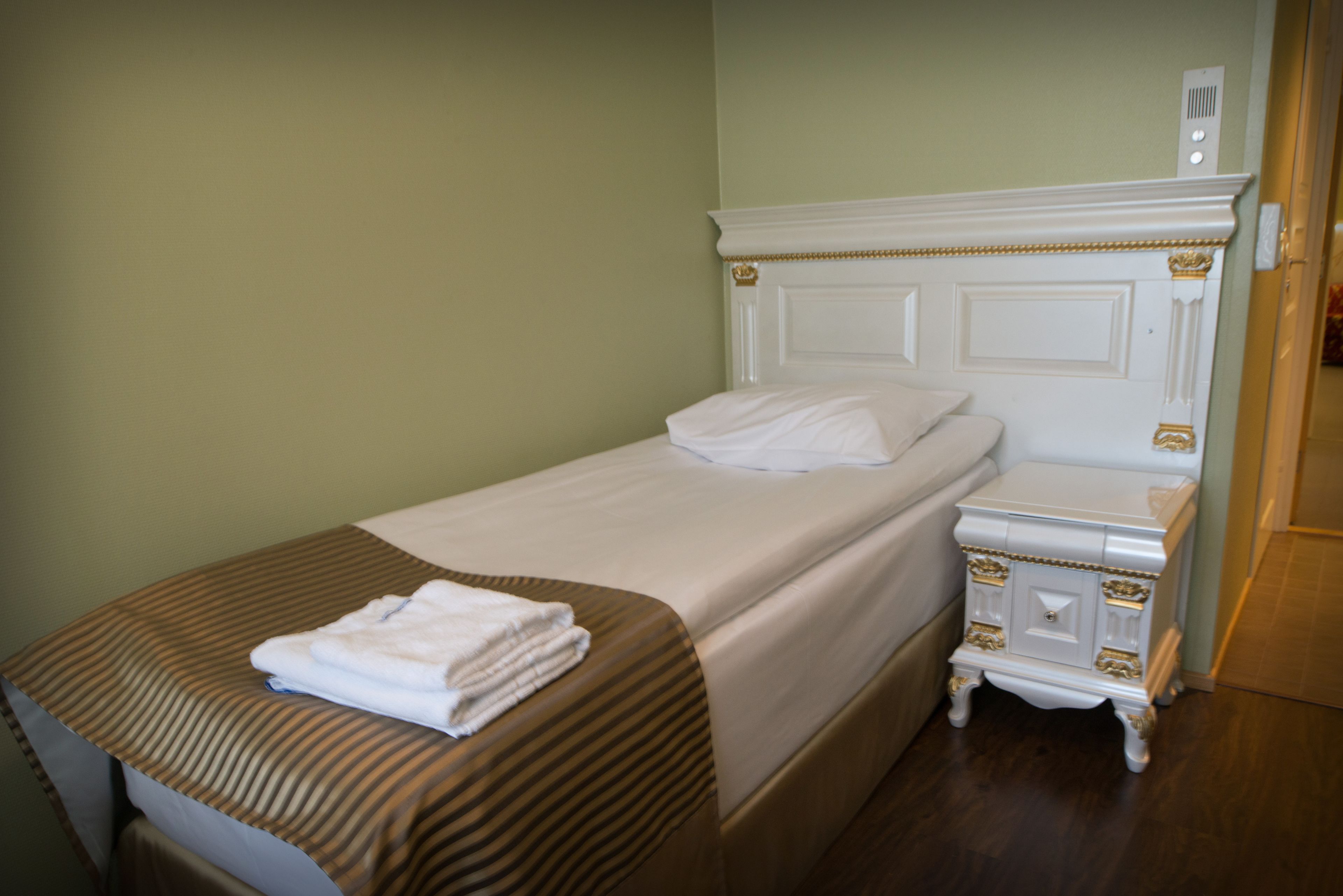 classic single room, 1 bedroom | 1 bedroom, desk, soundproofing, iron/ironing board