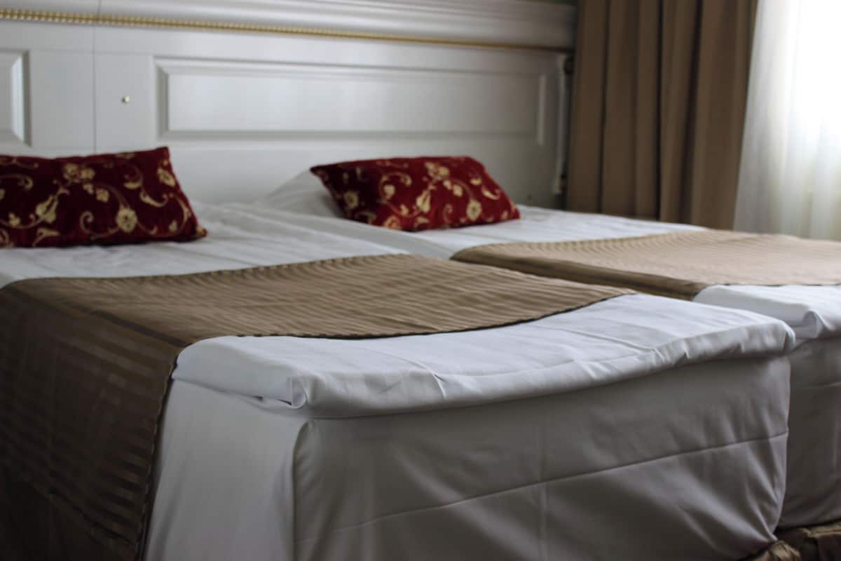 Comfort Double Room, 1 Bedroom, Sauna | 1 bedroom, desk, soundproofing, iron/ironing board