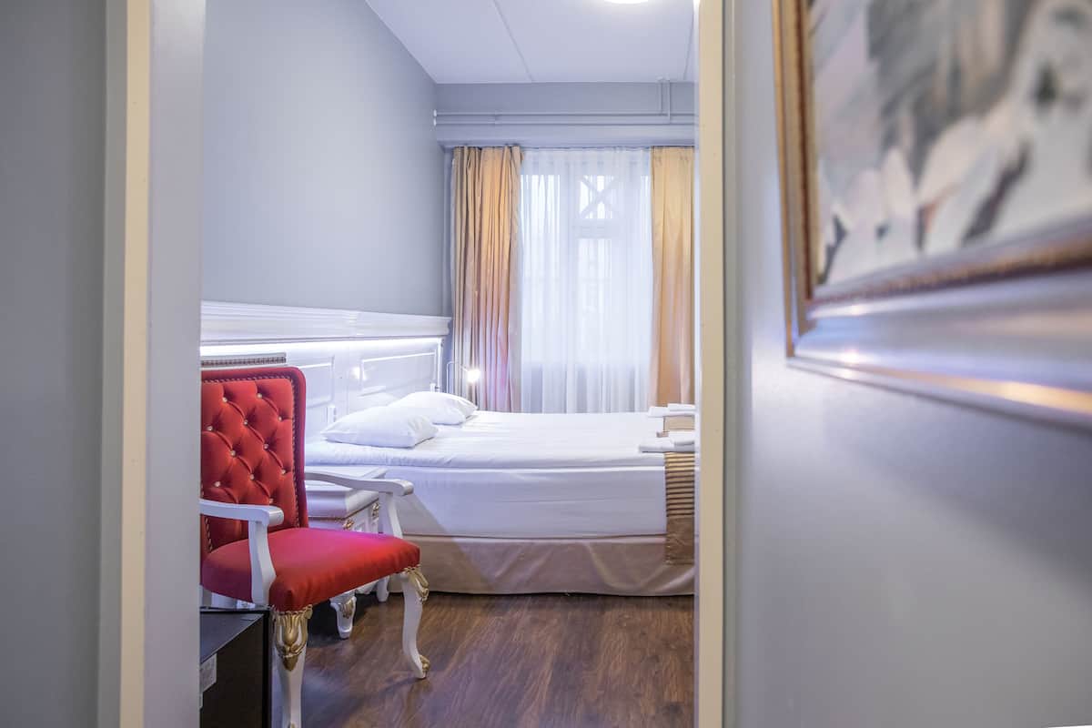 Superior Room | 1 bedroom, desk, soundproofing, iron/ironing board