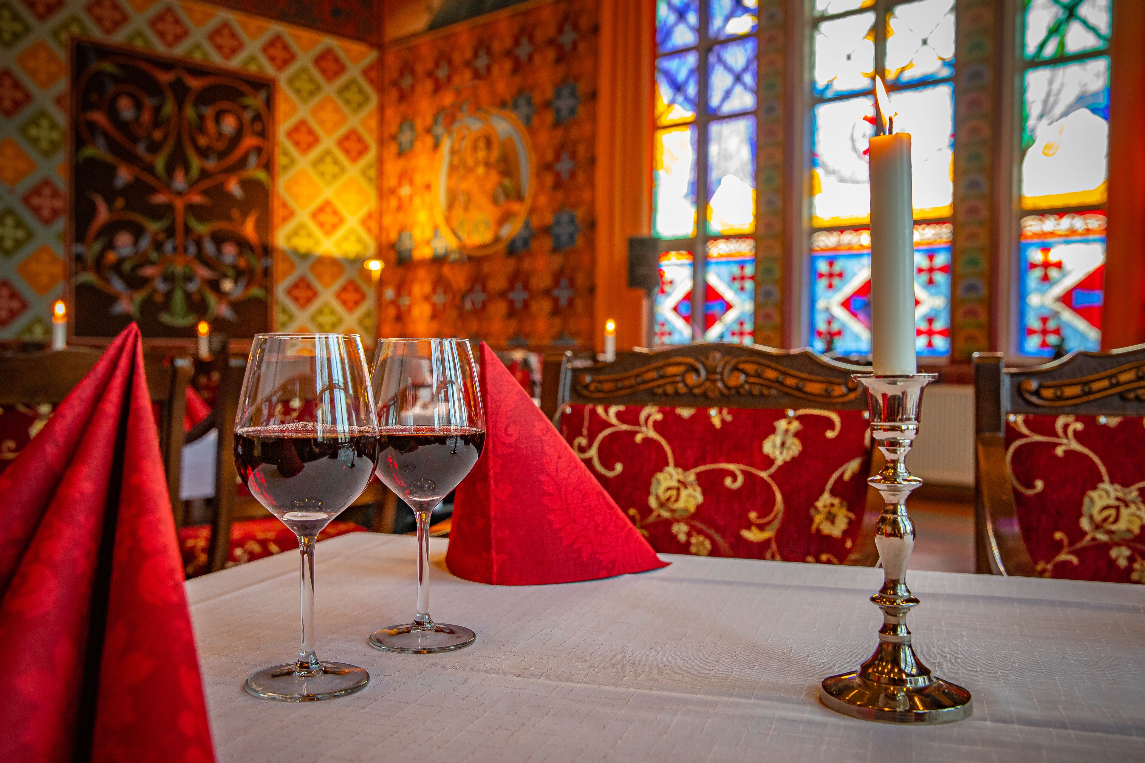 breakfast and dinner served, regional cuisine