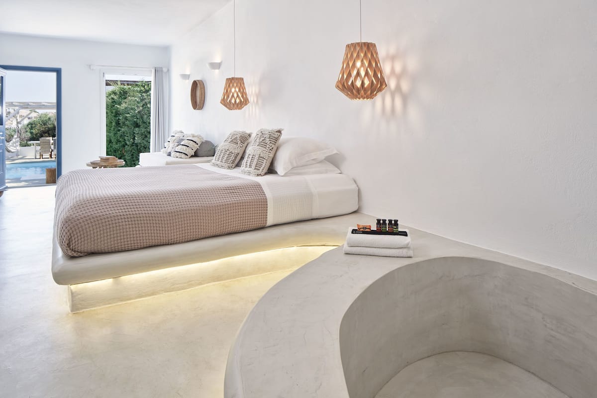 Honeymoon Suite with Lake view, Private pool & Outdoor Jetted Tub | 1 habitación, ropa de cama de alta calidad y camas con pillow-top