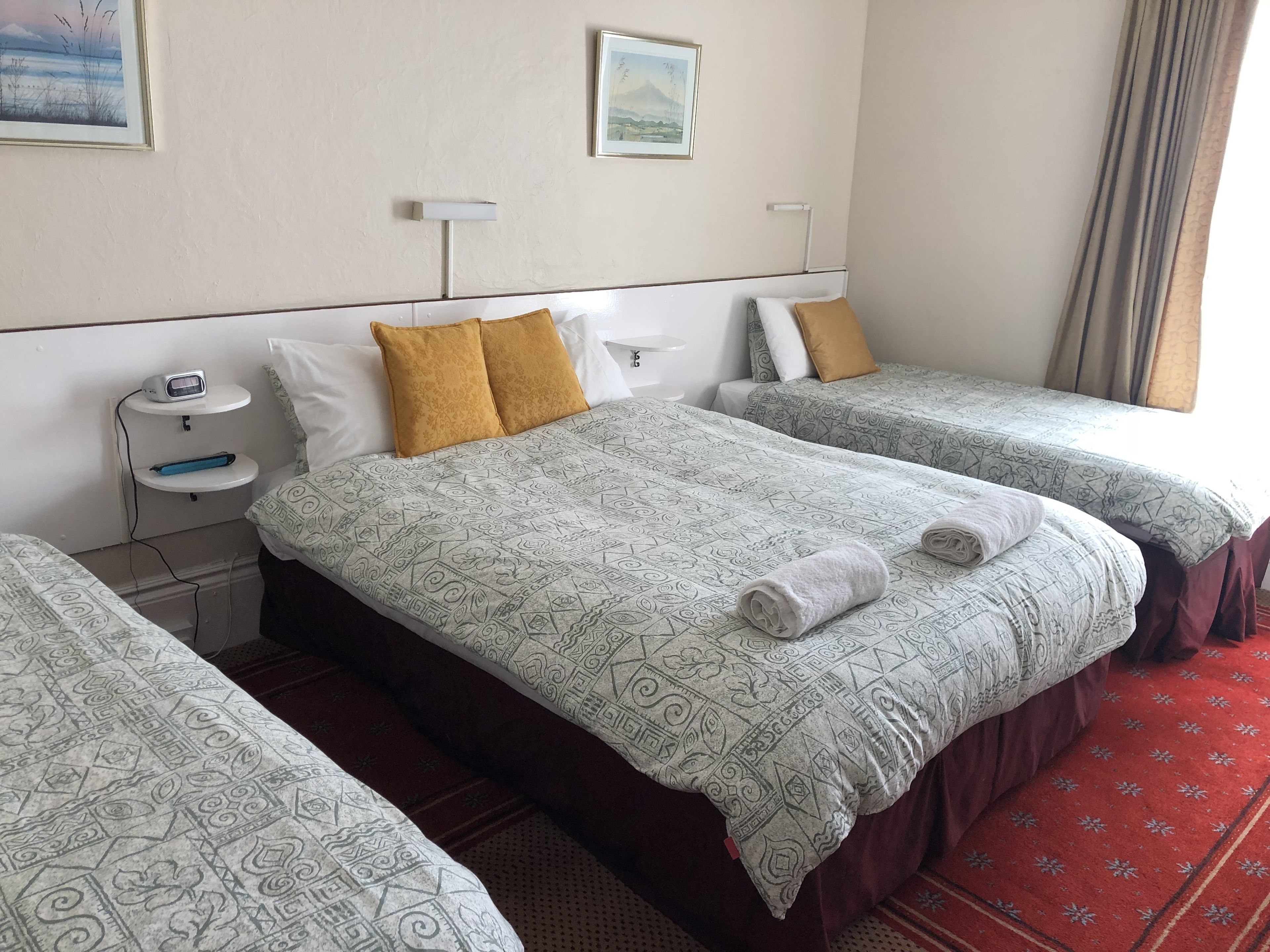family room | desk, iron/ironing board, free cots/infant beds, free wifi