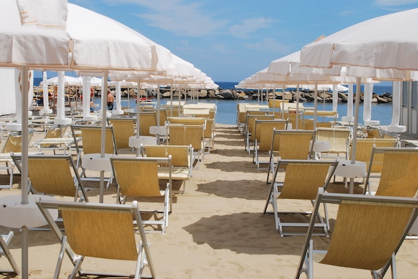 Beach bar