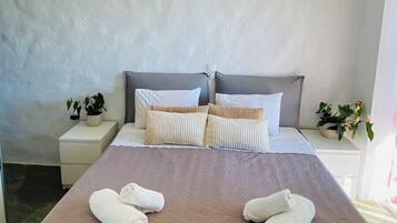 Superior Villa | Memory foam beds, in-room safe, laptop workspace, soundproofing