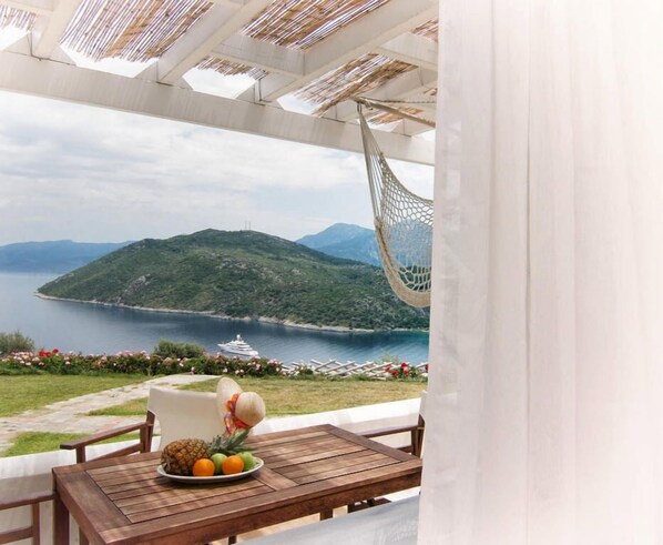 Villa | Balcony - Nafsika Residences (Samos)