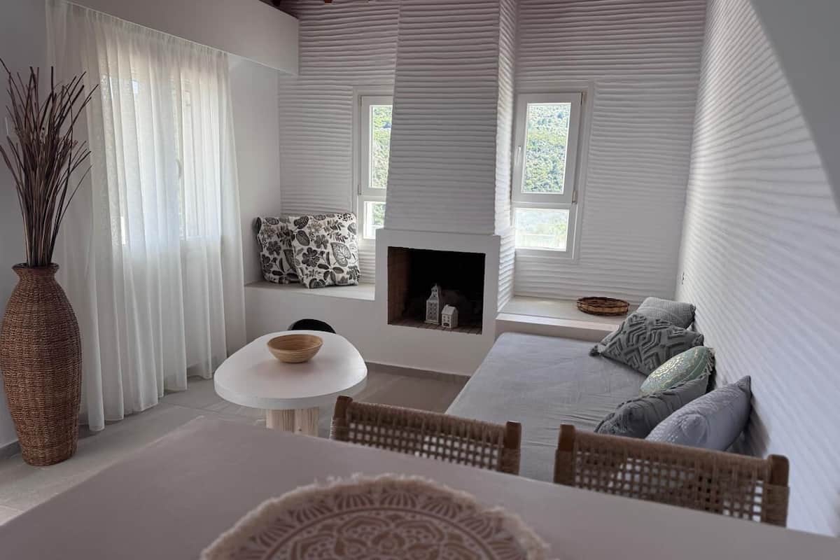 Deluxe Villa | In-room safe, soundproofing, iron/ironing board, free WiFi