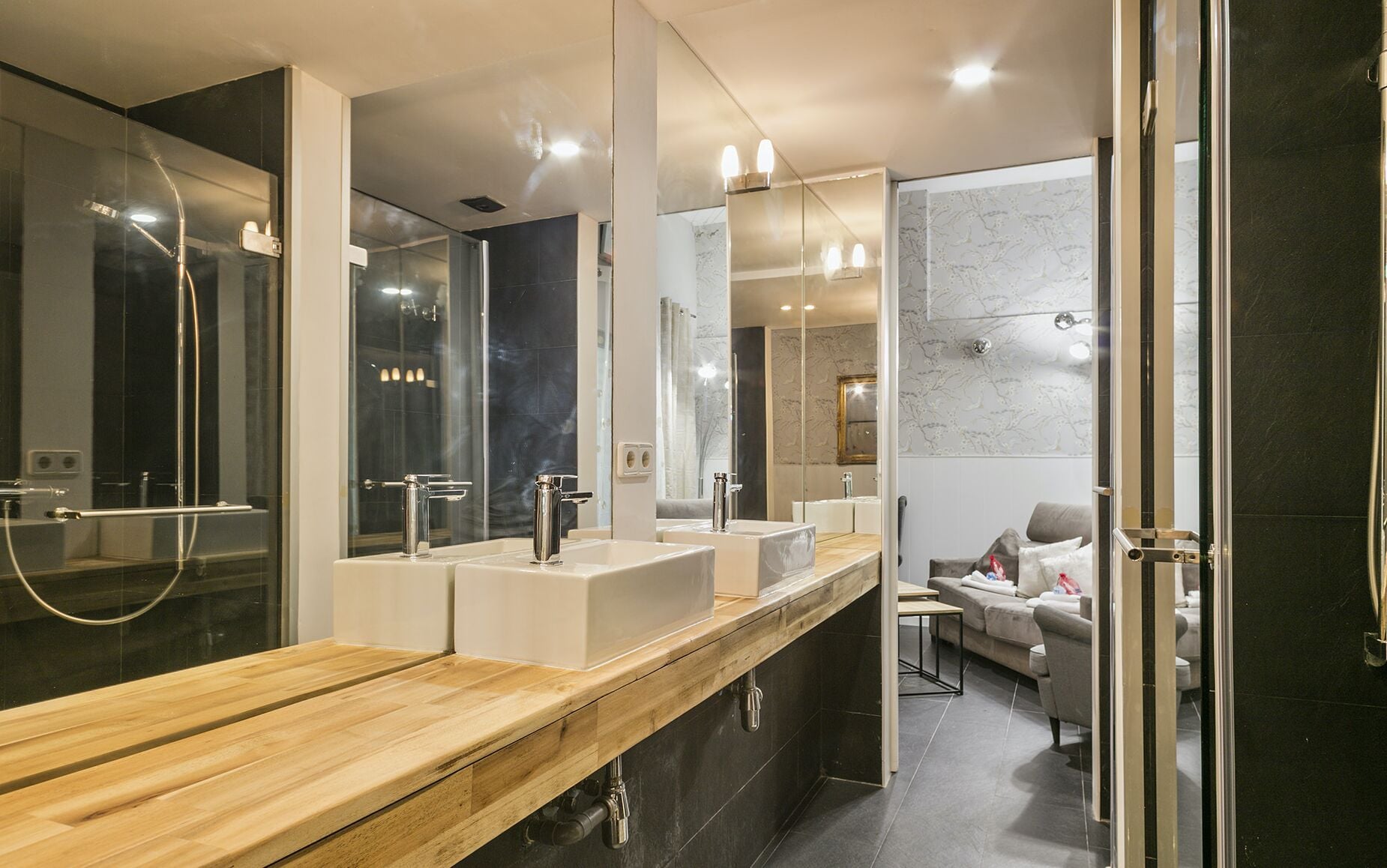 Standard Apartment, 3 Bedrooms | Bathroom