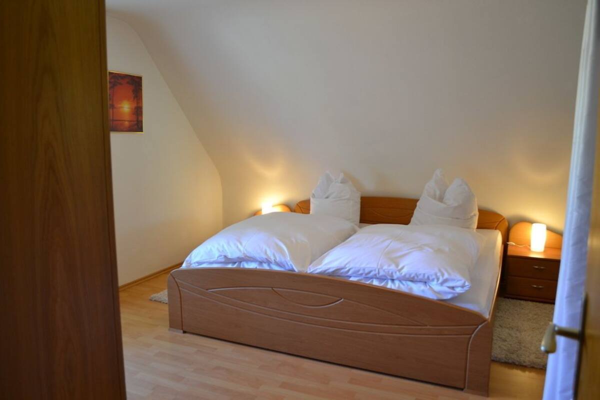 In-room safe, desk, rollaway beds, free WiFi