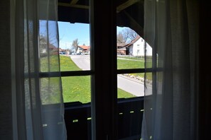 Comfort tweepersoonskamer, 1 slaapkamer, balkon, uitzicht op vallei | Een kluis op de kamer, een bureau, extra bedden, gratis wifi