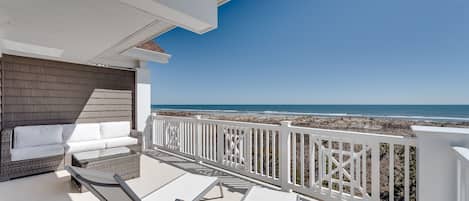 Luksusstudio, 1 kingsize-seng, ved havkanten | Utsikt fra rommet