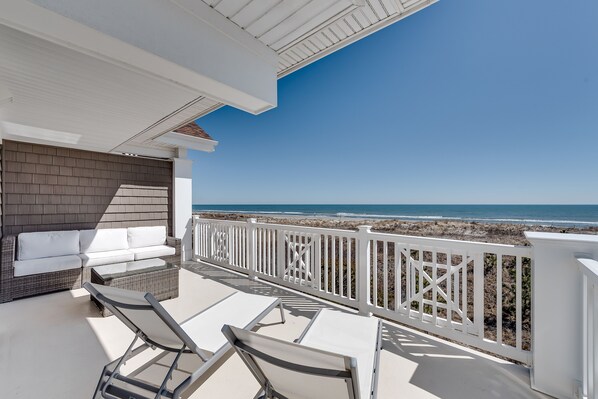 Estudio de lujo, 1 cama King size, frente al océano | Vista desde la habitación