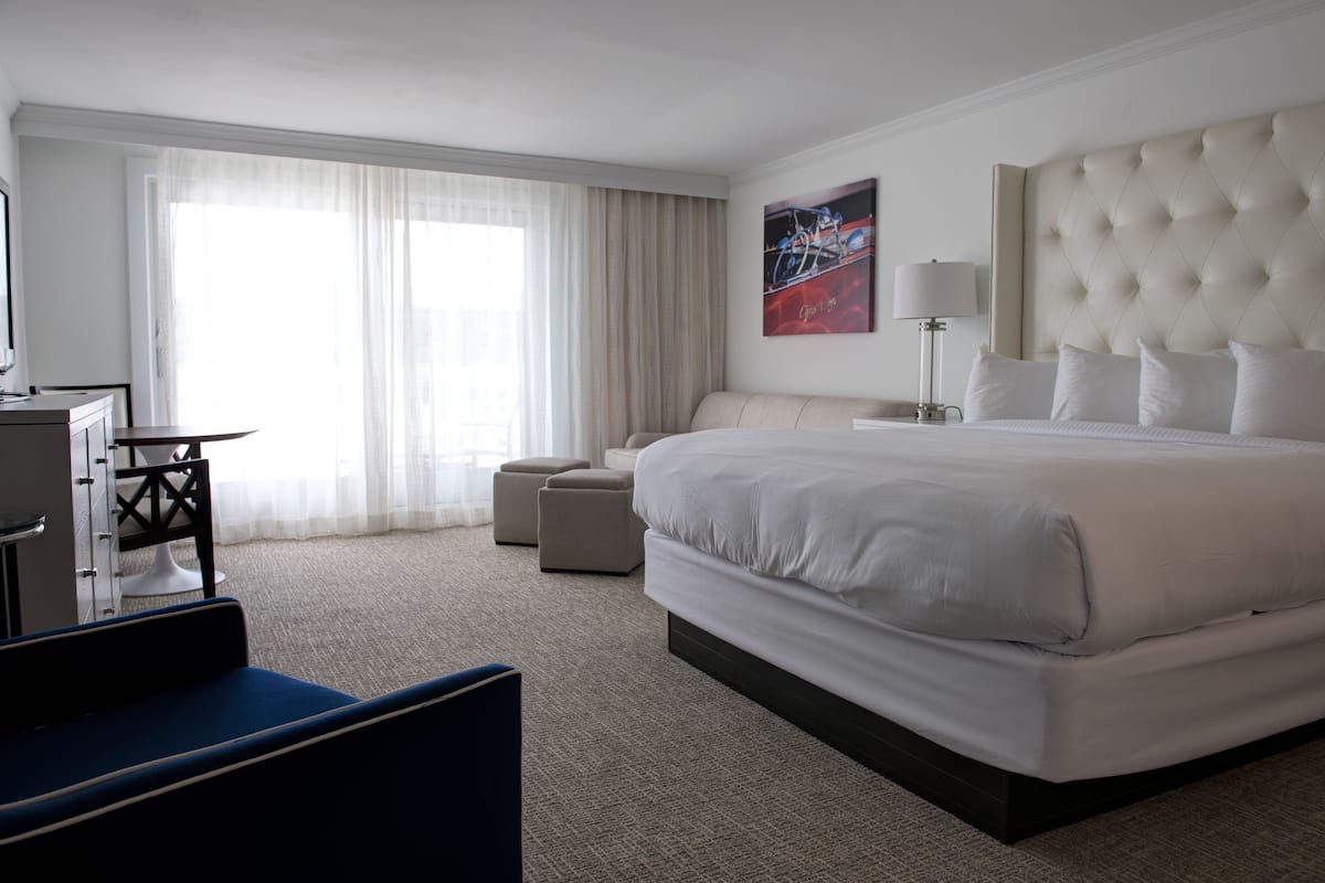 Premium bedding, in-room safe, blackout drapes, iron/ironing board