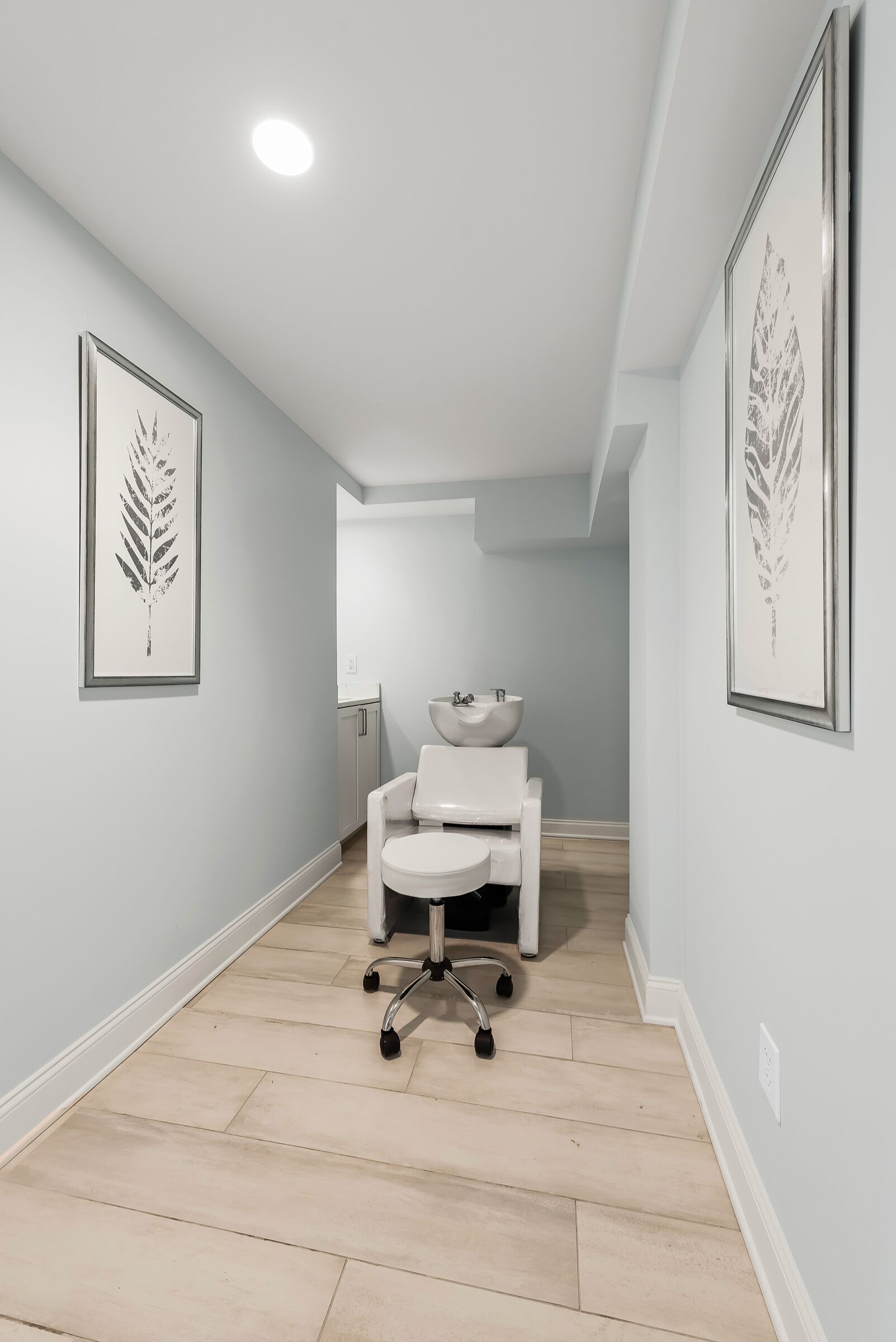 1 treatment room