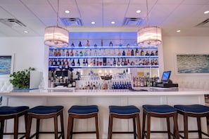 Bar (trong khuôn viên)