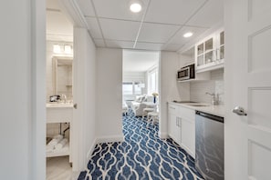 Oceanfront Suite | Private kitchenette