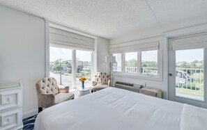 Studio – premium, 2 queensize-senger (Plus) | Sengetøy av topp kvalitet, safe på rommet og individuelt dekorert