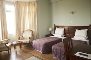 Standard Twin Room | In-room safe, desk, soundproofing, iron/ironing board - The Congress Hotel (Accra)