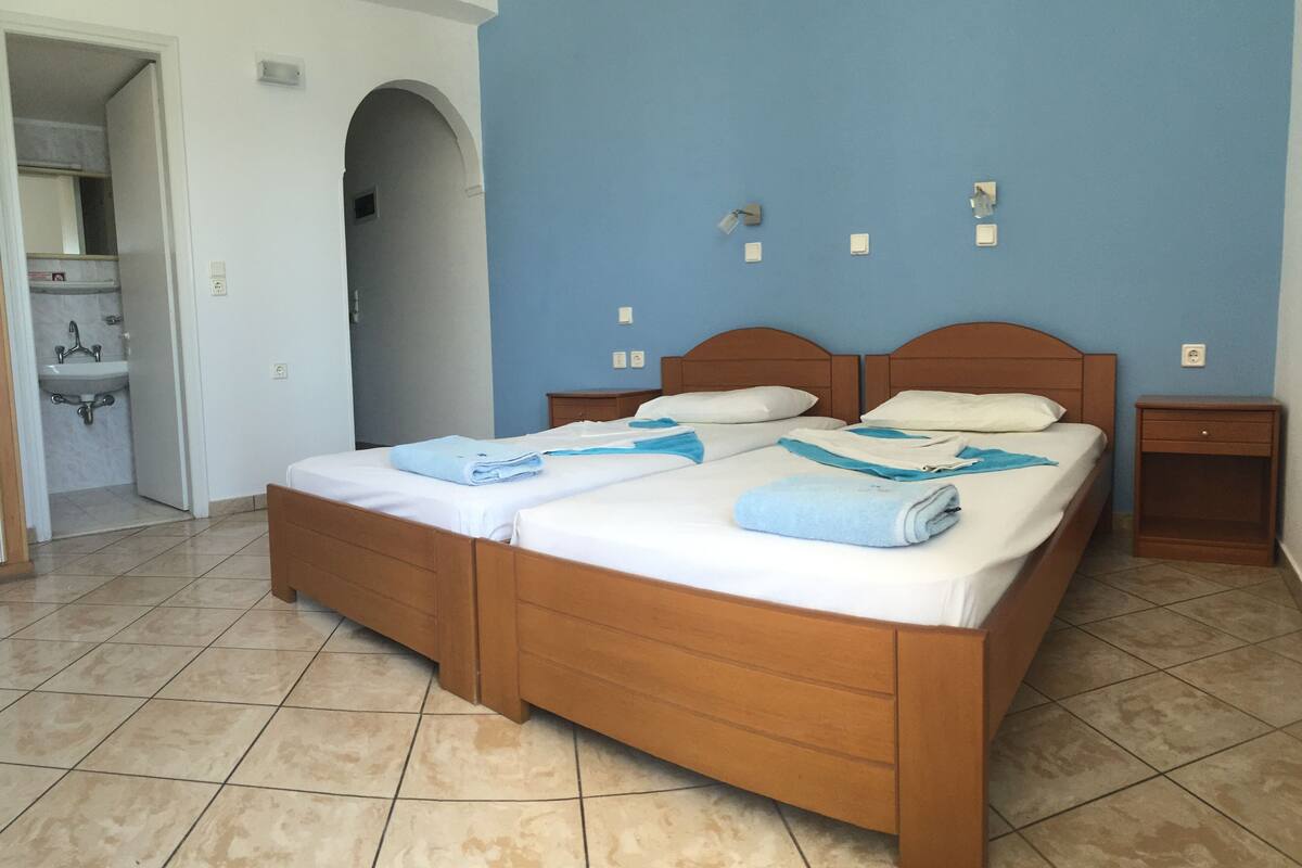 Desk, free WiFi, bed sheets