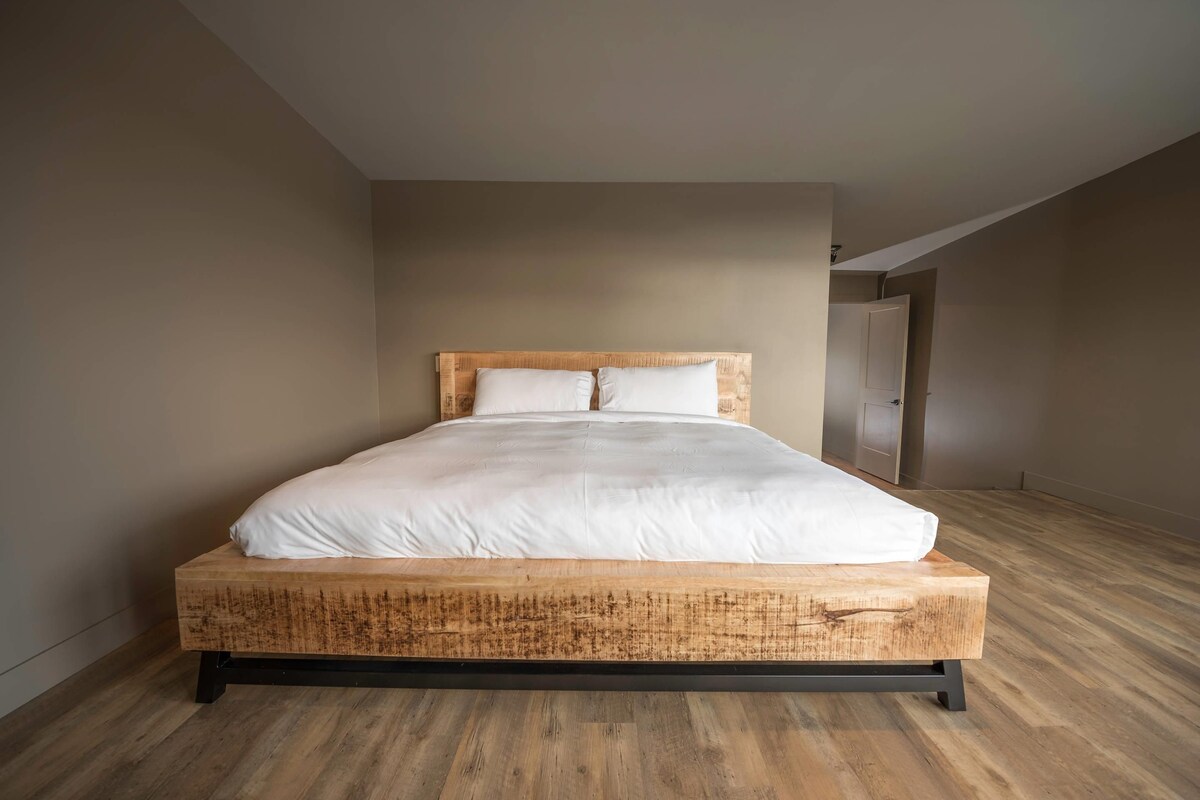 Suite, Multiple Beds, Non Smoking | Desk, laptop workspace, blackout drapes, soundproofing