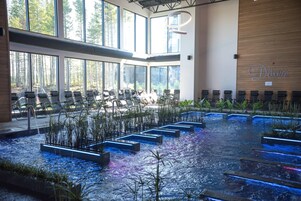 Couples treatment rooms, sauna, hot tub, steam room, Turkish bath