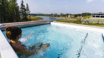 Behandlingsrum för par, bastu, bubbelpool och ångbastu