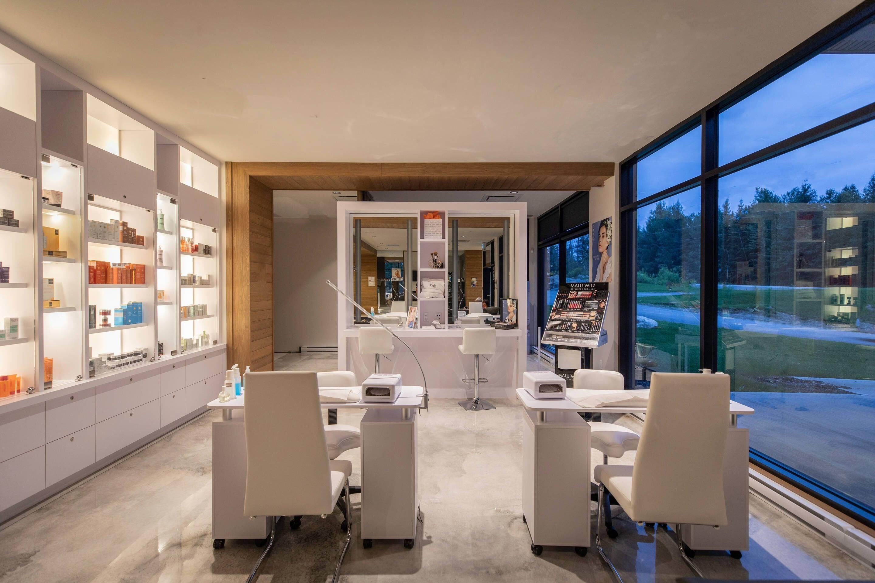 Behandelingskamers voor koppels, een sauna, een bubbelbad, een stoombad