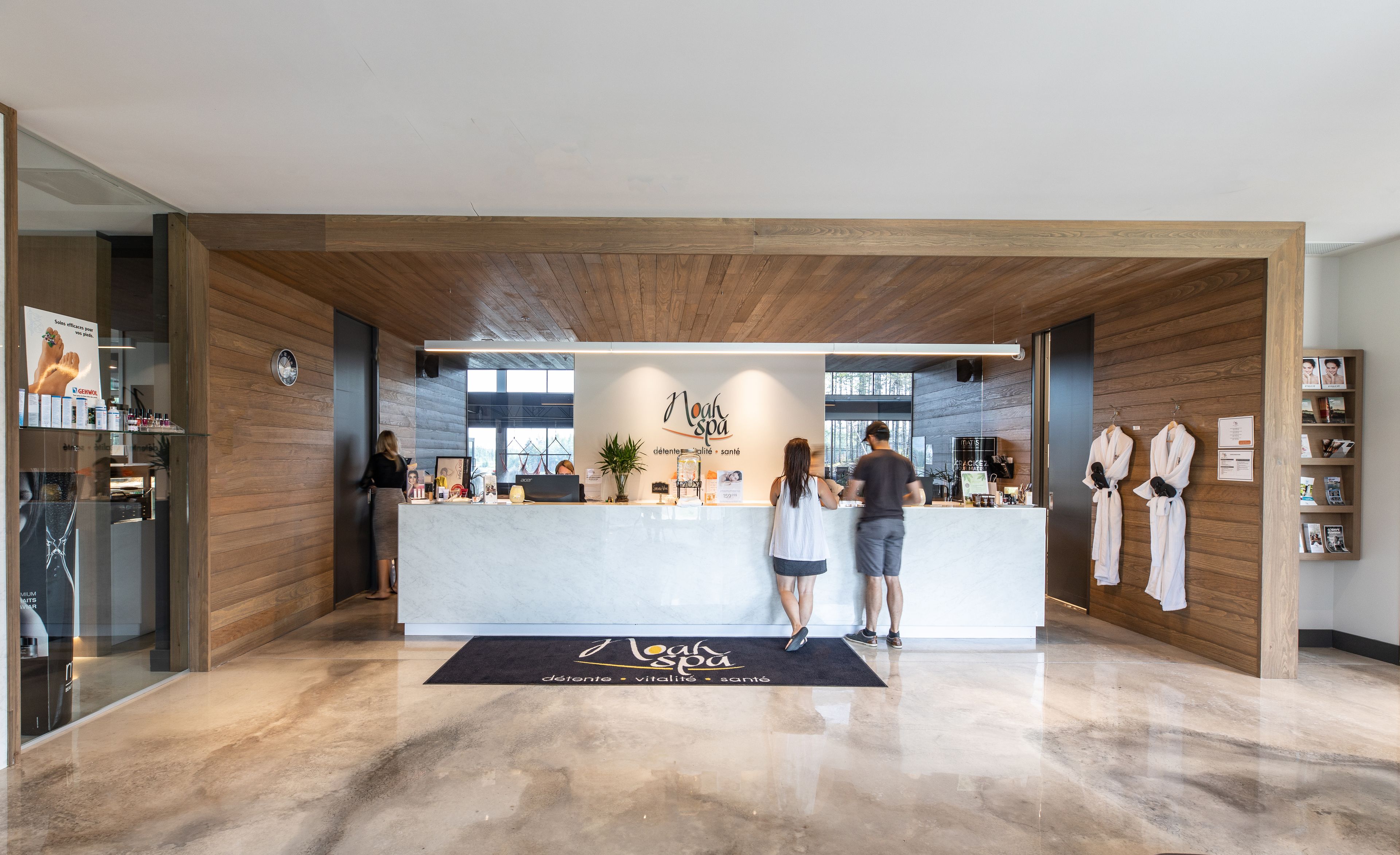 Sales de tractament per a parelles, sauna i banyera d'hidromassatge 