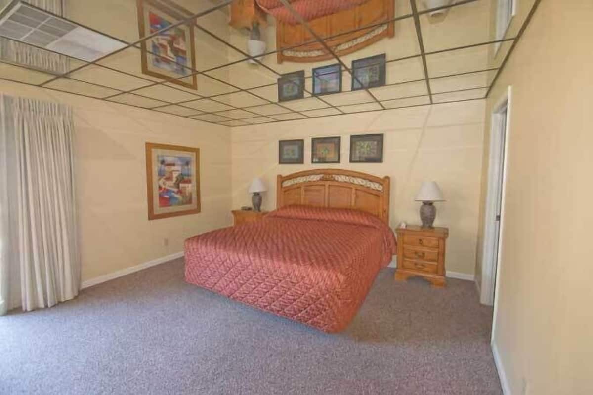 Klassiek appartement, 2 slaapkamers, bubbelbad | Gratis wifi, beddengoed, rolstoeltoegankelijk