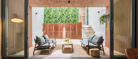 Deluxe appartement, 1 slaapkamer, aan tuin | Terras