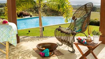 Luxury Villa (7 bedrooms - with Butler) | Living area | TV, video-game console, DVD player, first-run movies