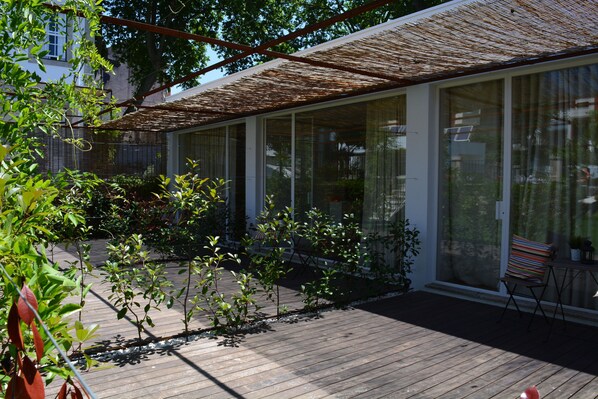Studio, Garden Area | Free cribs/infant beds, free WiFi, bed sheets