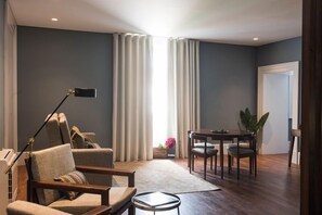 Premier Studio | Living area | Flat-screen TV - bnapartments Carregal (Porto)