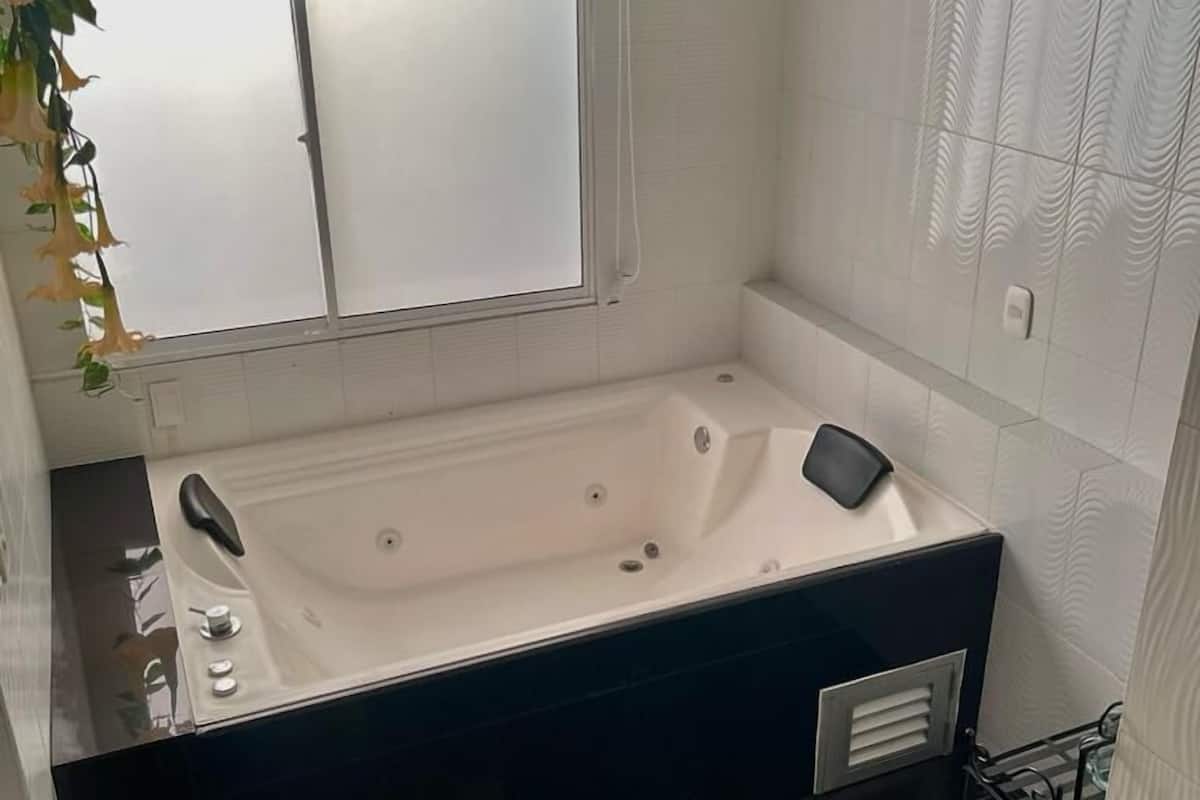 body treatments, body wraps, body scrubs, facials