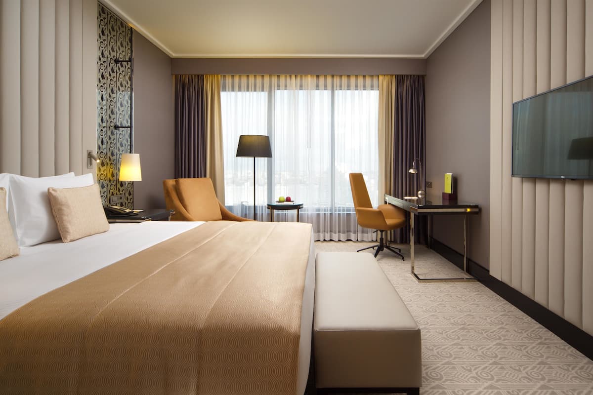 Select Comfort beds, minibar, in-room safe, desk