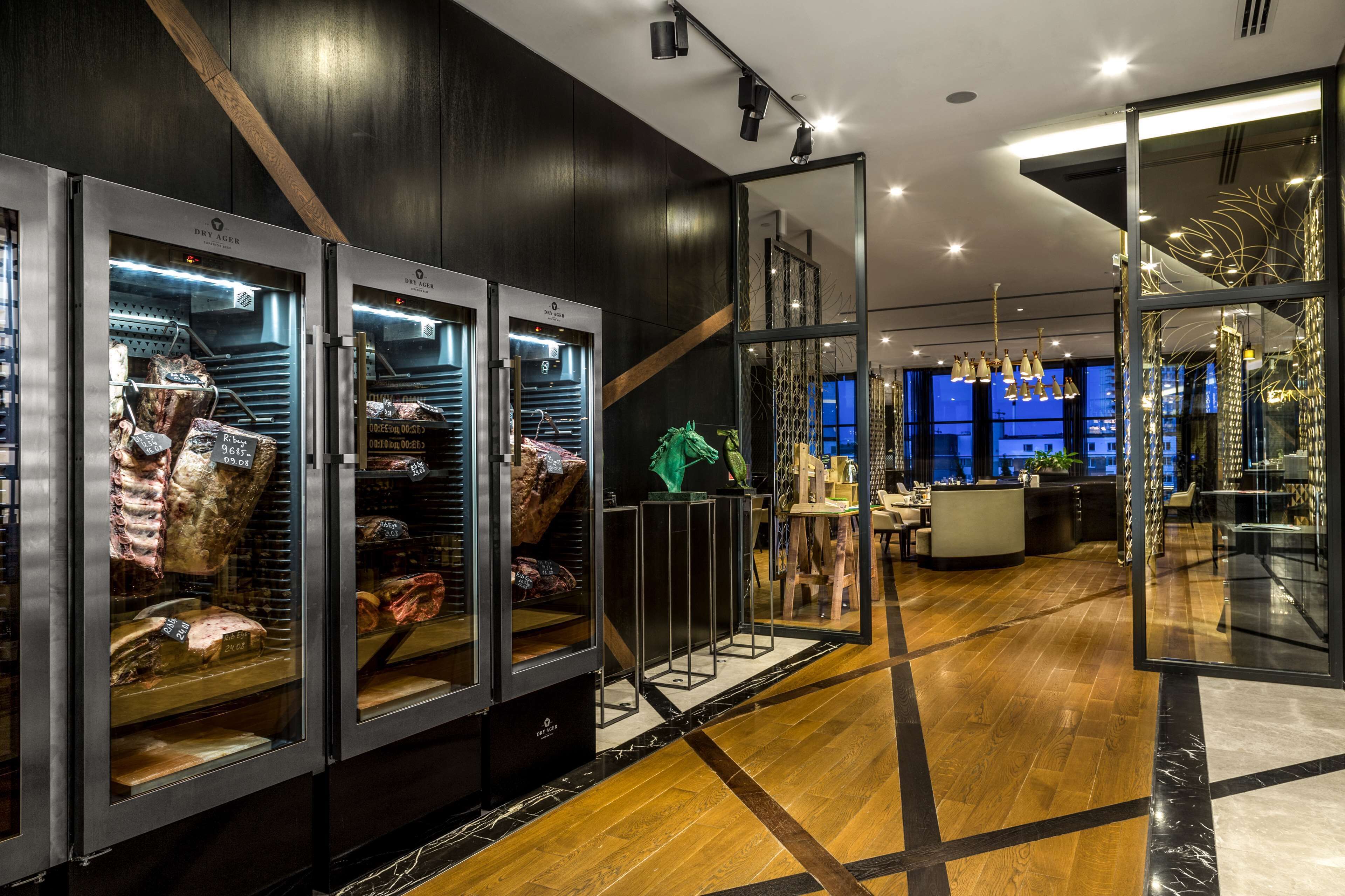 breakfast, lunch and dinner served