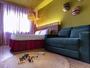 Standard Room, 1 Double Bed | Minibar, in-room safe, desk, blackout curtains