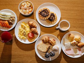 Desayuno buffet todos los días (con cargo)