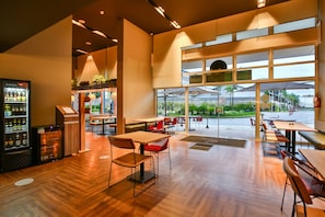 Lobby-Lounge