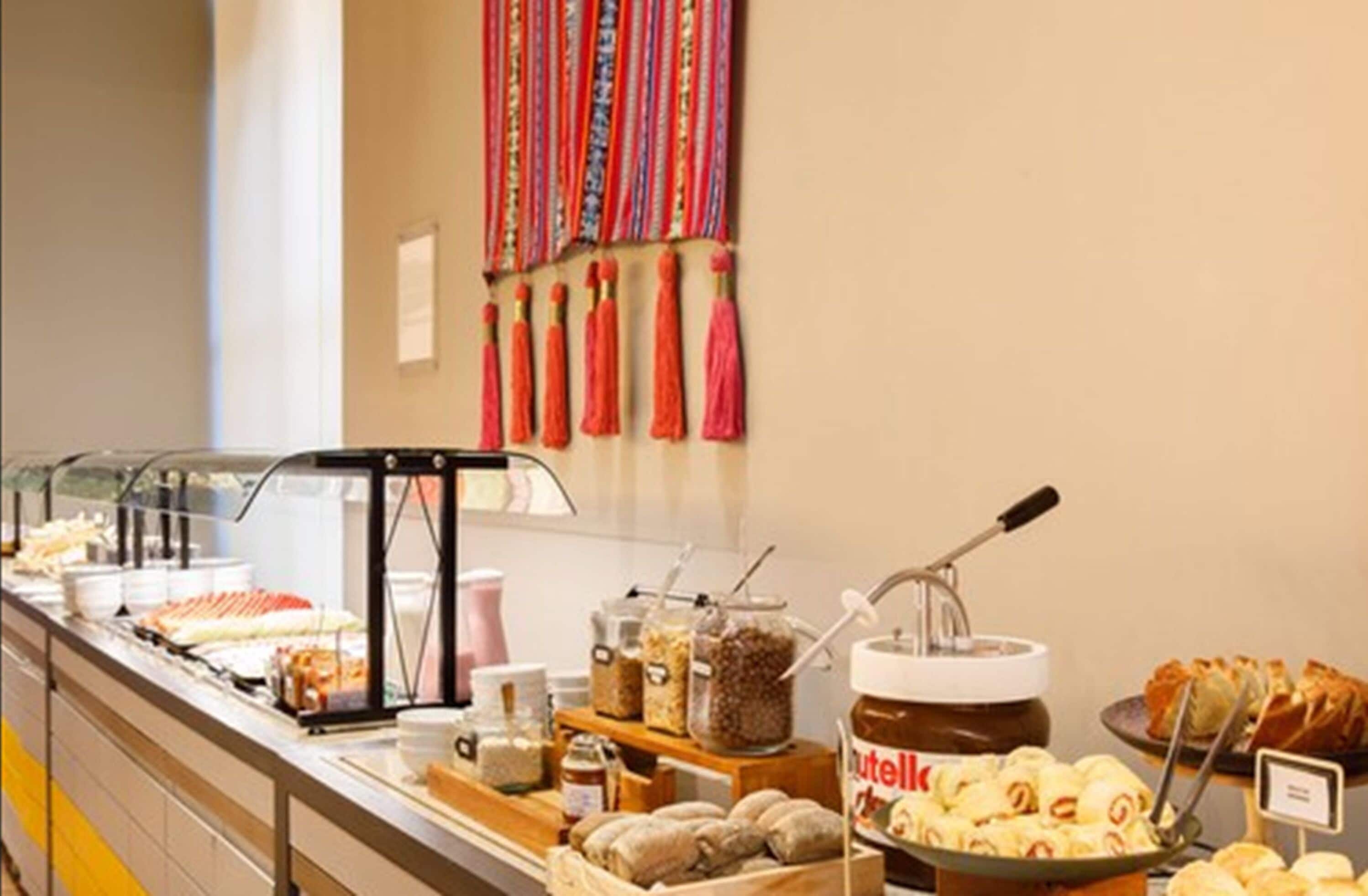 daily buffet breakfast (brl 53 per person)