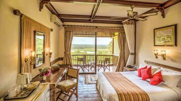 Deluxe Room | In-room safe, desk, rollaway beds, bed sheets