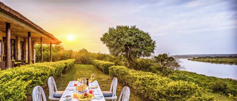 Spécialités Cuisine locale et internationale