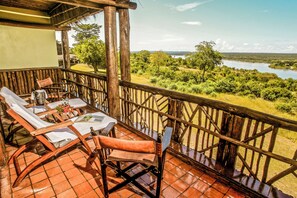 Superior Room | Water view