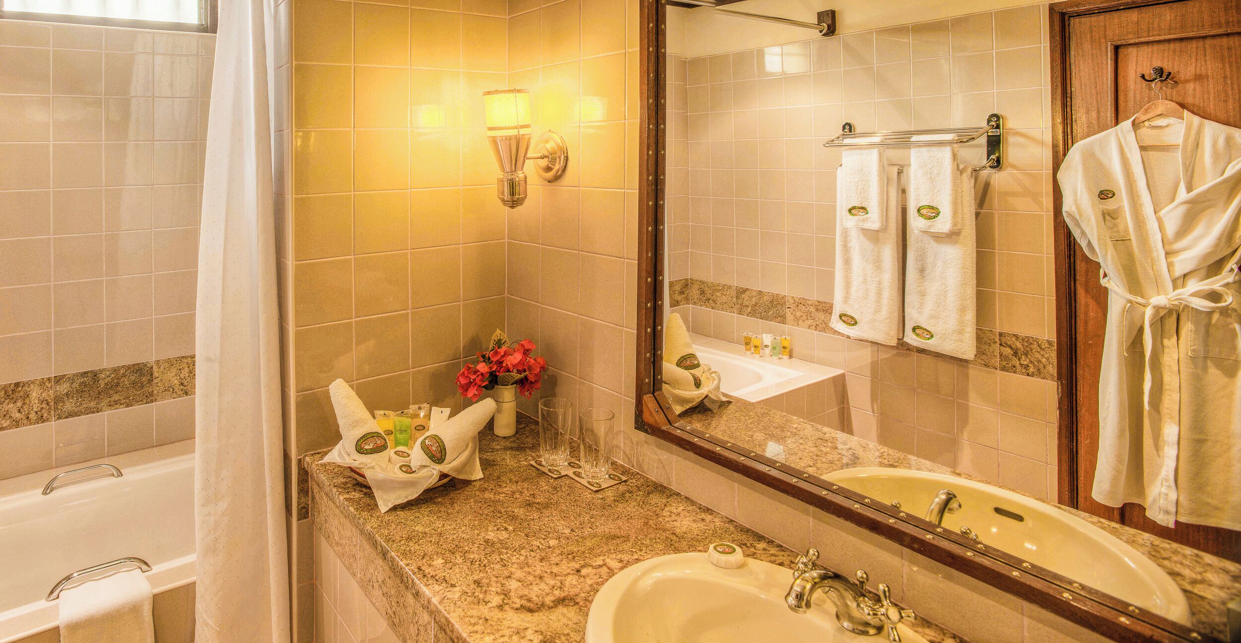 Superior Room | Bathroom | Shower, free toiletries, hair dryer, towels